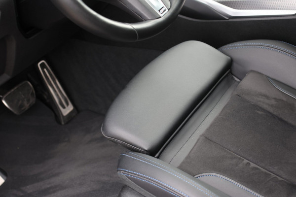 BMW 3-serie 330e xDrive M-Sport Pro *Pano*H/K*Camera*Head-Up*Comforttoegang*