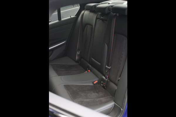 BMW 3-serie 330e xDrive M-Sport Pro *Pano*H/K*Camera*Head-Up*Comforttoegang*
