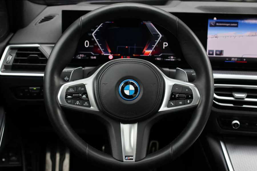 BMW 3-serie 330e xDrive M-Sport Pro *Pano*H/K*Camera*Head-Up*Comforttoegang*