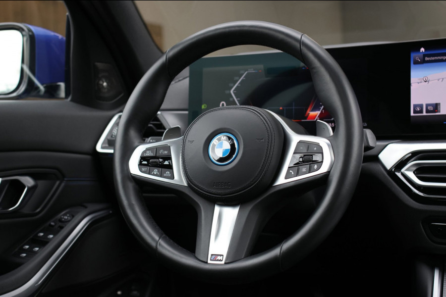 BMW 3-serie 330e xDrive M-Sport Pro *Pano*H/K*Camera*Head-Up*Comforttoegang*
