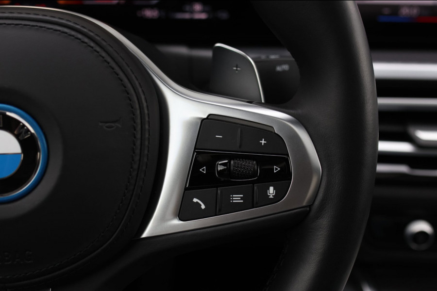 BMW 3-serie 330e xDrive M-Sport Pro *Pano*H/K*Camera*Head-Up*Comforttoegang*