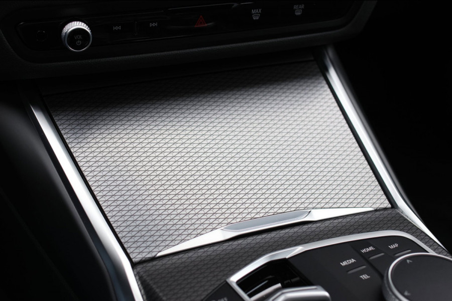 BMW 3-serie 330e xDrive M-Sport Pro *Pano*H/K*Camera*Head-Up*Comforttoegang*