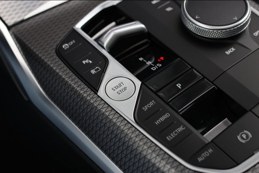 BMW 3-serie 330e xDrive M-Sport Pro *Pano*H/K*Camera*Head-Up*Comforttoegang*
