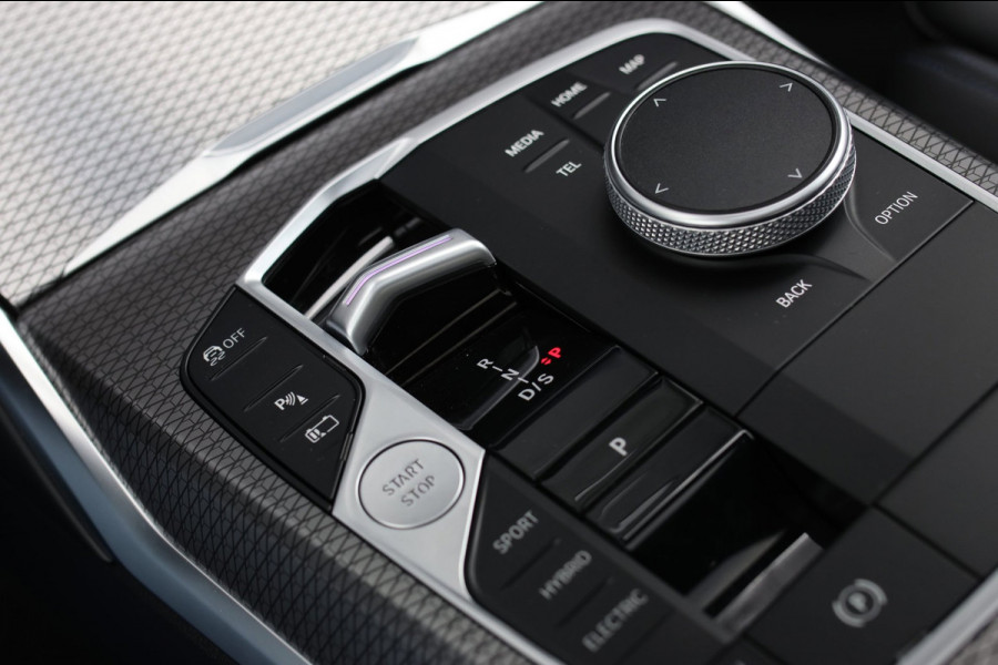 BMW 3-serie 330e xDrive M-Sport Pro *Pano*H/K*Camera*Head-Up*Comforttoegang*