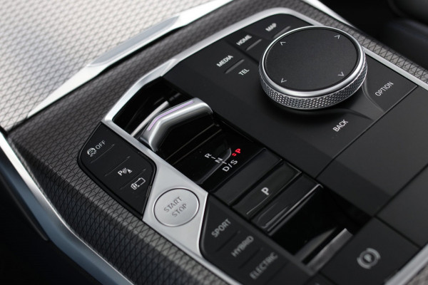 BMW 3-serie 330e xDrive M-Sport Pro *Pano*H/K*Camera*Head-Up*Comforttoegang*