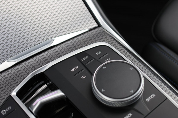 BMW 3-serie 330e xDrive M-Sport Pro *Pano*H/K*Camera*Head-Up*Comforttoegang*