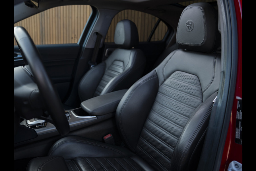 Alfa Romeo Giulia 2.2 Sprint | Panoramadak | Veloce stoelen | Carplay | Adapt. cruise