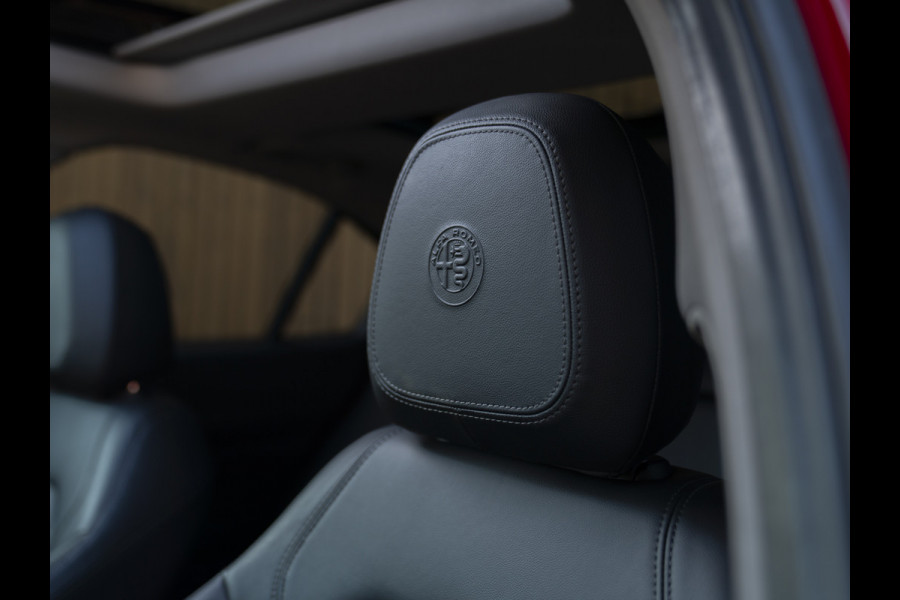 Alfa Romeo Giulia 2.2 Sprint | Panoramadak | Veloce stoelen | Carplay | Adapt. cruise