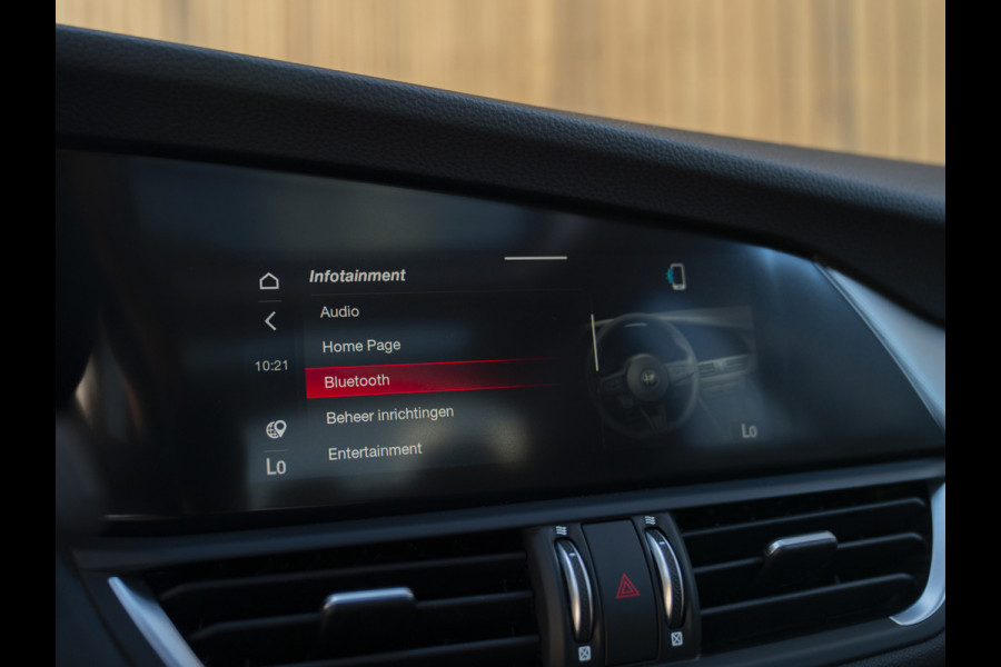 Alfa Romeo Giulia 2.2 Sprint | Panoramadak | Veloce stoelen | Carplay | Adapt. cruise