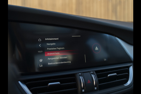 Alfa Romeo Giulia 2.2 Sprint | Panoramadak | Veloce stoelen | Carplay | Adapt. cruise