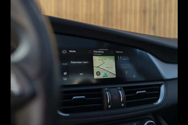 Alfa Romeo Giulia 2.2 Sprint | Panoramadak | Veloce stoelen | Carplay | Adapt. cruise