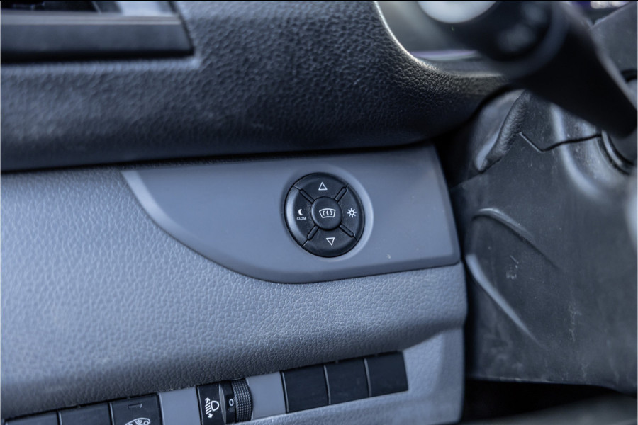 Peugeot Expert 2.0 BlueHDI Premium | Blind spot | Navigatie | CarPlay | Camera | Head-Up | Trekhaak | Airco | DAB | Nieuwe APK | Orig. NL auto
