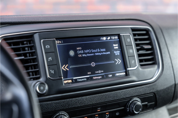 Peugeot Expert 2.0 BlueHDI Premium | Blind spot | Navigatie | CarPlay | Camera | Head-Up | Trekhaak | Airco | DAB | Nieuwe APK | Orig. NL auto