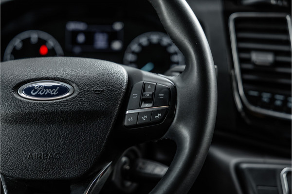 Ford Transit Custom 320 2.0 TDCI 170 PK L2H1 Limited DC | CarPlay | Camera | Navigatie | Lederen bekleding | Elek stoelen | Stoelverwarming | Blind spot | DAB | Nieuwe APK