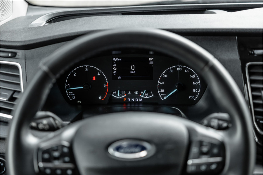 Ford Transit Custom 320 2.0 TDCI 170 PK L2H1 Limited DC | CarPlay | Camera | Navigatie | Lederen bekleding | Elek stoelen | Stoelverwarming | Blind spot | DAB | Nieuwe APK