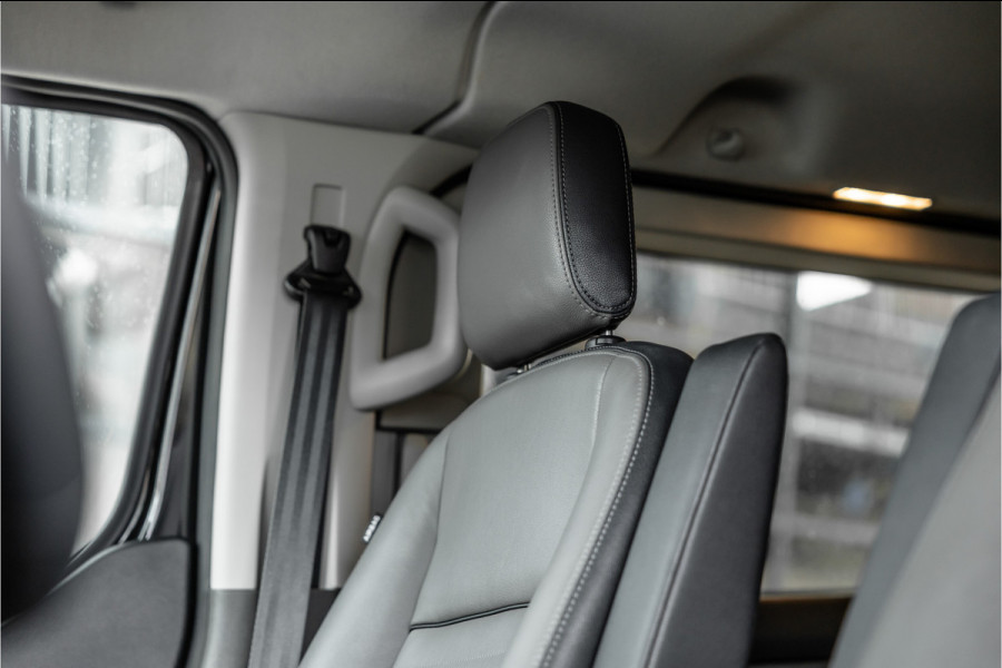 Ford Transit Custom 320 2.0 TDCI 170 PK L2H1 Limited DC | CarPlay | Camera | Navigatie | Lederen bekleding | Elek stoelen | Stoelverwarming | Blind spot | DAB | Nieuwe APK