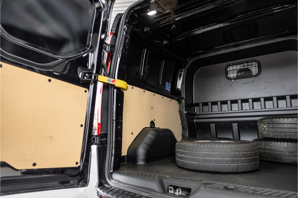 Ford Transit Custom 320 2.0 TDCI 170 PK L2H1 Limited DC | CarPlay | Camera | Navigatie | Lederen bekleding | Elek stoelen | Stoelverwarming | Blind spot | DAB | Nieuwe APK