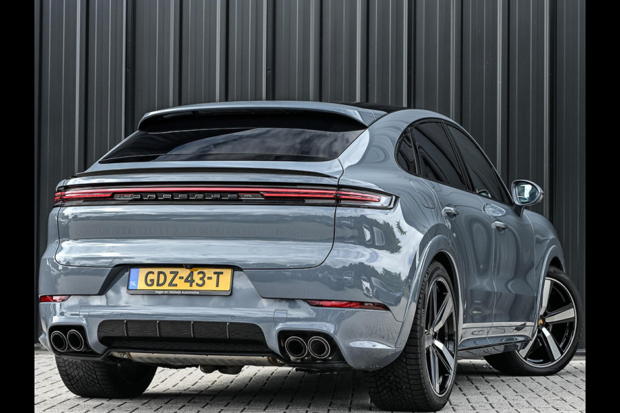 Porsche Cayenne Coupé 3.0 E-Hybrid Sport Design | NL-Auto | Sportuitlaat | Panoramadak | 18 Wegs Memory Seats | 4-Wiel Besturing | 360 Camera | Adaptive Cruise | Stoelverwarming + Ventilatie | Bose | Luchtvering | Sport Chrono | Interieurpakket Carbon | Soft Close |
