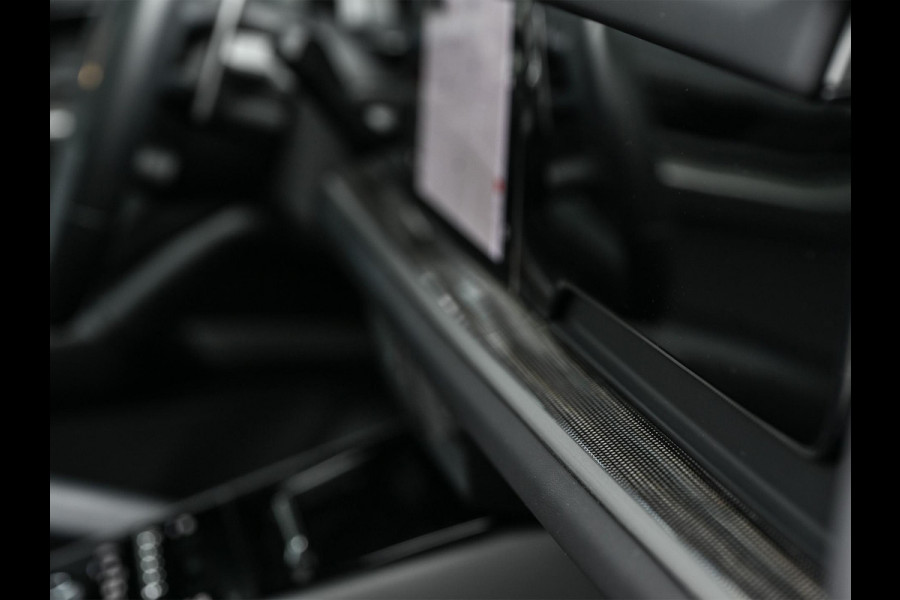 Porsche Cayenne Coupé 3.0 E-Hybrid Sport Design | NL-Auto | Sportuitlaat | Panoramadak | 18 Wegs Memory Seats | 4-Wiel Besturing | 360 Camera | Adaptive Cruise | Stoelverwarming + Ventilatie | Bose | Luchtvering | Sport Chrono | Interieurpakket Carbon | Soft Close |