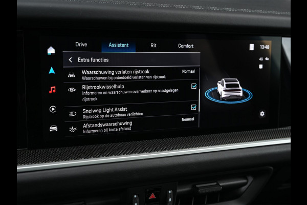 Porsche Cayenne Coupé 3.0 E-Hybrid Sport Design | NL-Auto | Sportuitlaat | Panoramadak | 18 Wegs Memory Seats | 4-Wiel Besturing | 360 Camera | Adaptive Cruise | Stoelverwarming + Ventilatie | Bose | Luchtvering | Sport Chrono | Interieurpakket Carbon | Soft Close |