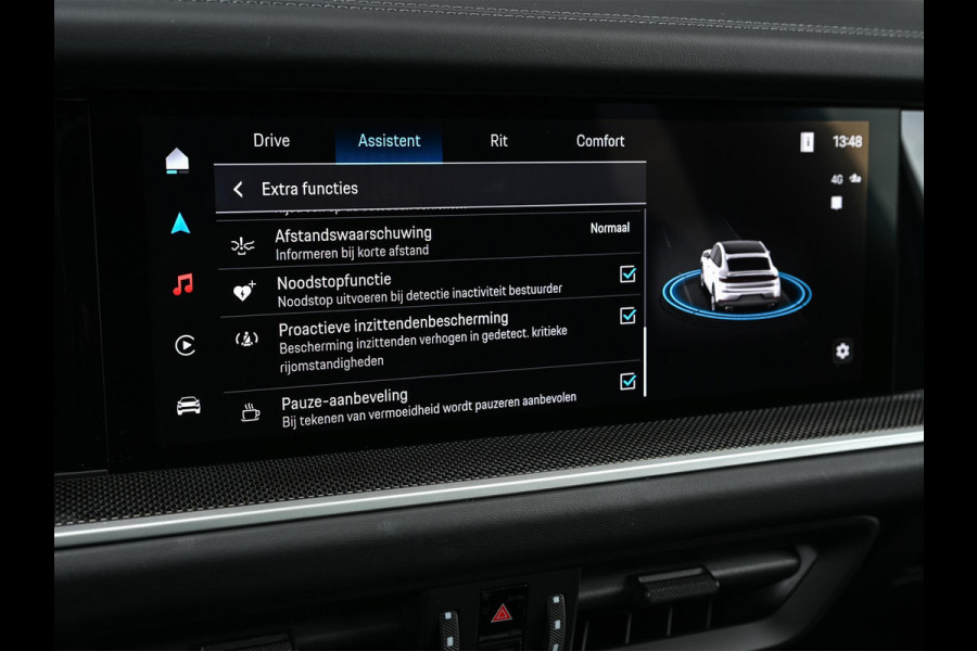 Porsche Cayenne Coupé 3.0 E-Hybrid Sport Design | NL-Auto | Sportuitlaat | Panoramadak | 18 Wegs Memory Seats | 4-Wiel Besturing | 360 Camera | Adaptive Cruise | Stoelverwarming + Ventilatie | Bose | Luchtvering | Sport Chrono | Interieurpakket Carbon | Soft Close |