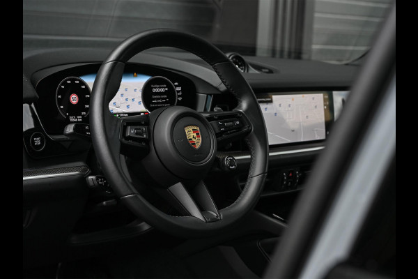 Porsche Cayenne Coupé 3.0 E-Hybrid Sport Design | NL-Auto | Sportuitlaat | Panoramadak | 18 Wegs Memory Seats | 4-Wiel Besturing | 360 Camera | Adaptive Cruise | Stoelverwarming + Ventilatie | Bose | Luchtvering | Sport Chrono | Interieurpakket Carbon | Soft Close |