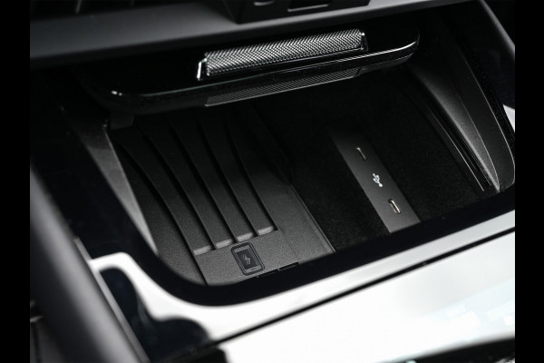Porsche Cayenne Coupé 3.0 E-Hybrid Sport Design | NL-Auto | Sportuitlaat | Panoramadak | 18 Wegs Memory Seats | 4-Wiel Besturing | 360 Camera | Adaptive Cruise | Stoelverwarming + Ventilatie | Bose | Luchtvering | Sport Chrono | Interieurpakket Carbon | Soft Close |