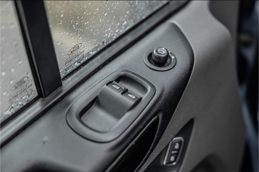 Ford Transit Custom 290 2.0 TDCI Sport | Marge | BTW & BPM Vrij | Bi-Xenon | Navigatie | CarPlay | Camera | Elek stoelen | Stoelverwarming | Trekhaak | DAB | Nieuwe APK