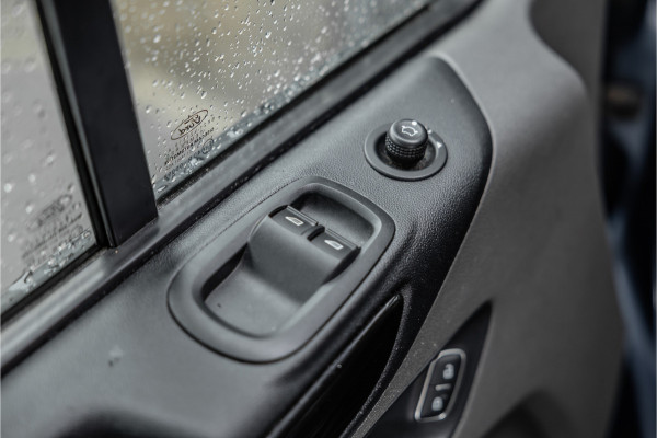 Ford Transit Custom 290 2.0 TDCI Sport | Marge | BTW & BPM Vrij | Bi-Xenon | Navigatie | CarPlay | Camera | Elek stoelen | Stoelverwarming | Trekhaak | DAB | Nieuwe APK