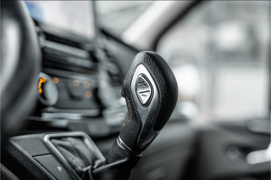 Ford Transit Custom 290 2.0 TDCI Sport | Marge | BTW & BPM Vrij | Bi-Xenon | Navigatie | CarPlay | Camera | Elek stoelen | Stoelverwarming | Trekhaak | DAB | Nieuwe APK