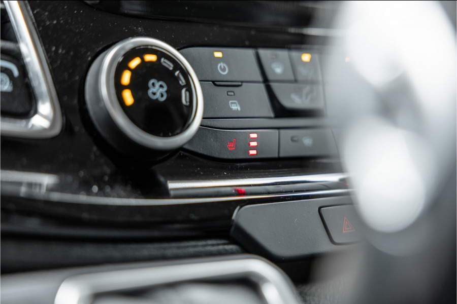Ford Transit Custom 290 2.0 TDCI Sport | Marge | BTW & BPM Vrij | Bi-Xenon | Navigatie | CarPlay | Camera | Elek stoelen | Stoelverwarming | Trekhaak | DAB | Nieuwe APK