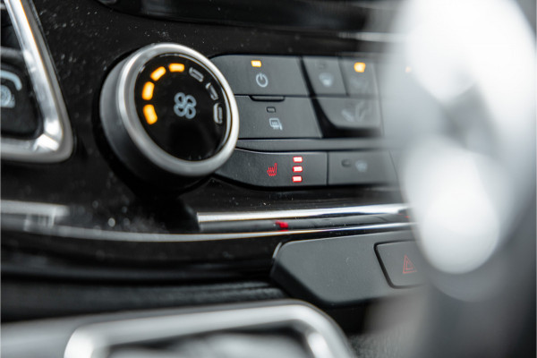 Ford Transit Custom 290 2.0 TDCI Sport | Marge | BTW & BPM Vrij | Bi-Xenon | Navigatie | CarPlay | Camera | Elek stoelen | Stoelverwarming | Trekhaak | DAB | Nieuwe APK