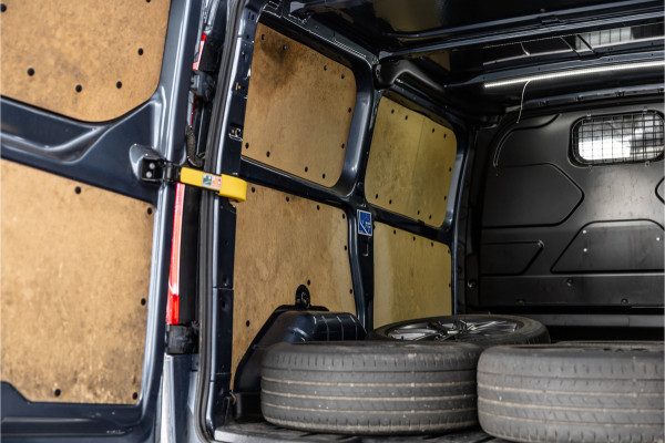 Ford Transit Custom 290 2.0 TDCI Sport | Marge | BTW & BPM Vrij | Bi-Xenon | Navigatie | CarPlay | Camera | Elek stoelen | Stoelverwarming | Trekhaak | DAB | Nieuwe APK