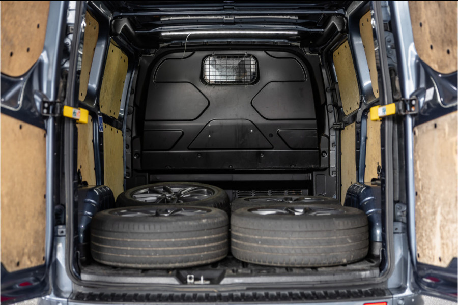 Ford Transit Custom 290 2.0 TDCI Sport | Marge | BTW & BPM Vrij | Bi-Xenon | Navigatie | CarPlay | Camera | Elek stoelen | Stoelverwarming | Trekhaak | DAB | Nieuwe APK