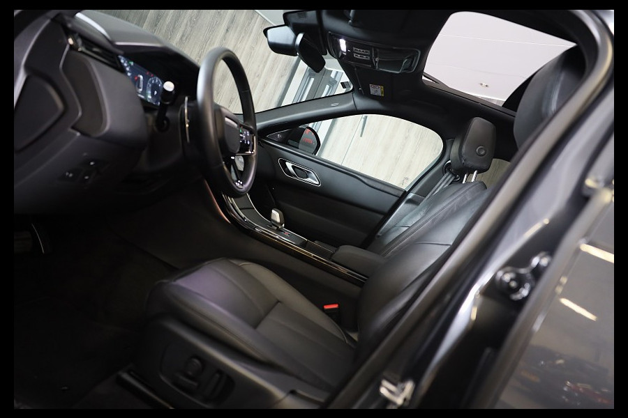 Land Rover Range Rover Velar 2.0 P400e R-Dynamic HSE / Acc / Lane Assist / Dode Hoek / 360 Camera / Memory / Meridian / Leder