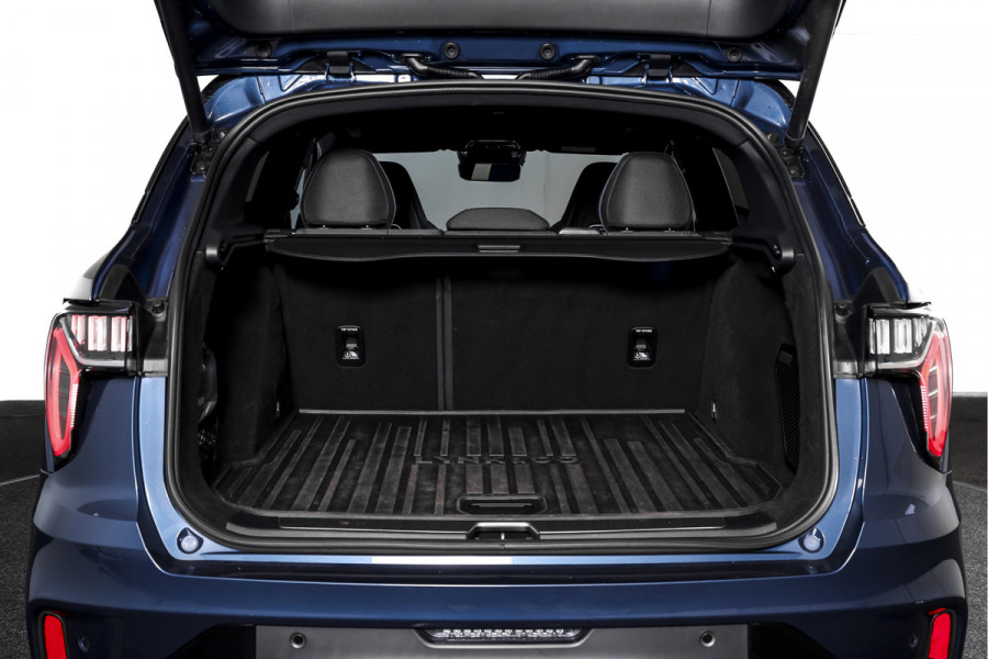 Lynk & Co 01 1.5 PHEV 261PK MY23 | Blackpakket | Donkere hemel | 360 Camera | 7.4 kWh boordlader | S/K-panodak | Adapt. Cruise | Memory | Elek. klep | LM 20" | 5475