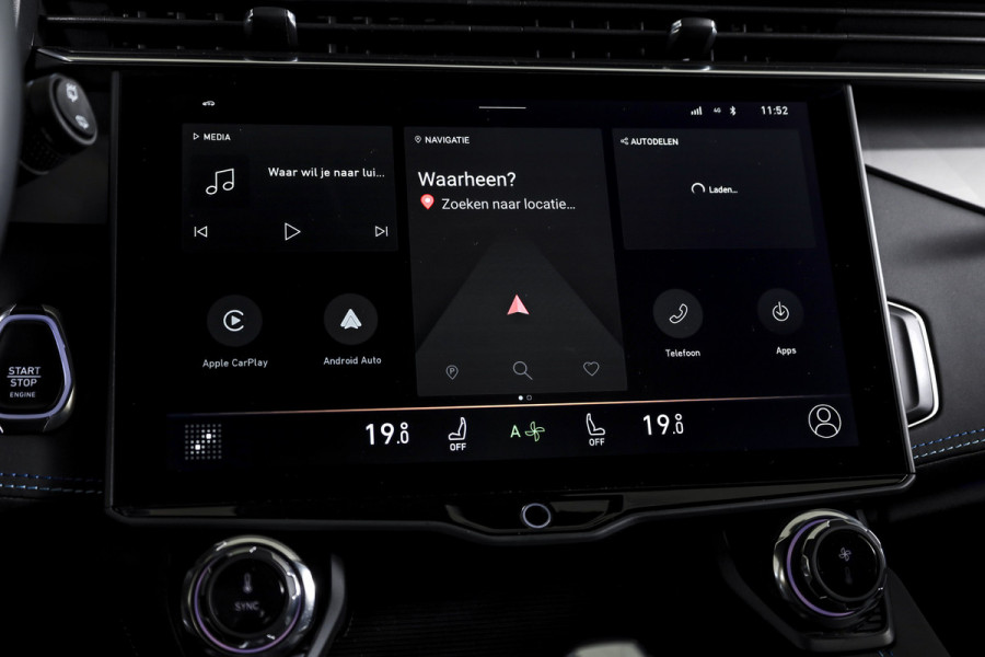 Lynk & Co 01 1.5 PHEV 261PK MY23 | Blackpakket | Donkere hemel | 360 Camera | 7.4 kWh boordlader | S/K-panodak | Adapt. Cruise | Memory | Elek. klep | LM 20" | 5475
