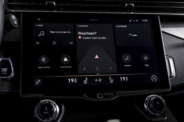 Lynk & Co 01 1.5 PHEV 261PK MY23 | Blackpakket | Donkere hemel | 360 Camera | 7.4 kWh boordlader | S/K-panodak | Adapt. Cruise | Memory | Elek. klep | LM 20" | 5475
