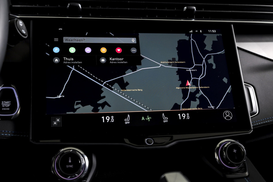 Lynk & Co 01 1.5 PHEV 261PK MY23 | Blackpakket | Donkere hemel | 360 Camera | 7.4 kWh boordlader | S/K-panodak | Adapt. Cruise | Memory | Elek. klep | LM 20" | 5475
