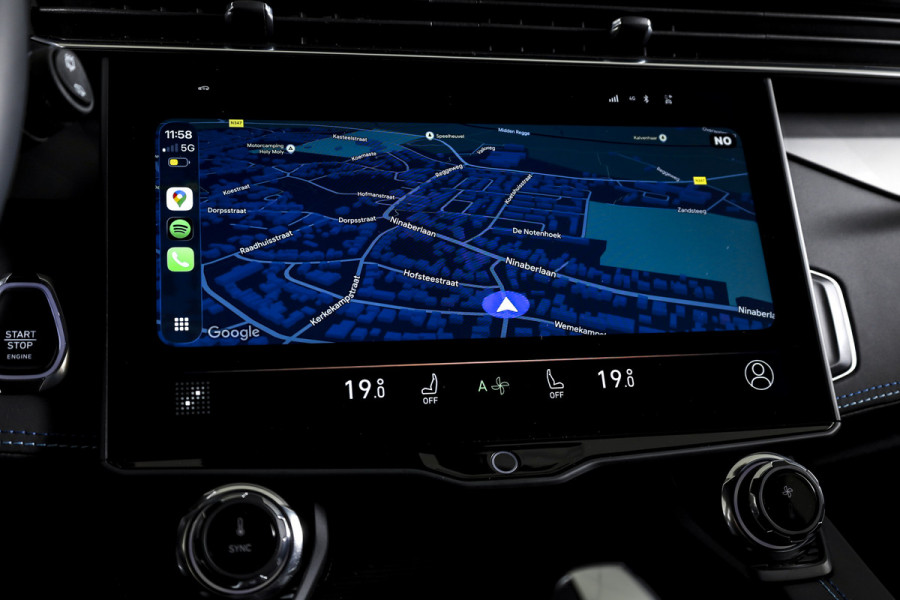 Lynk & Co 01 1.5 PHEV 261PK MY23 | Blackpakket | Donkere hemel | 360 Camera | 7.4 kWh boordlader | S/K-panodak | Adapt. Cruise | Memory | Elek. klep | LM 20" | 5475