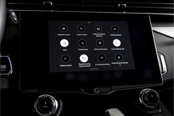 Lynk & Co 01 1.5 PHEV 261PK MY23 | Blackpakket | Donkere hemel | 360 Camera | 7.4 kWh boordlader | S/K-panodak | Adapt. Cruise | Memory | Elek. klep | LM 20" | 5475