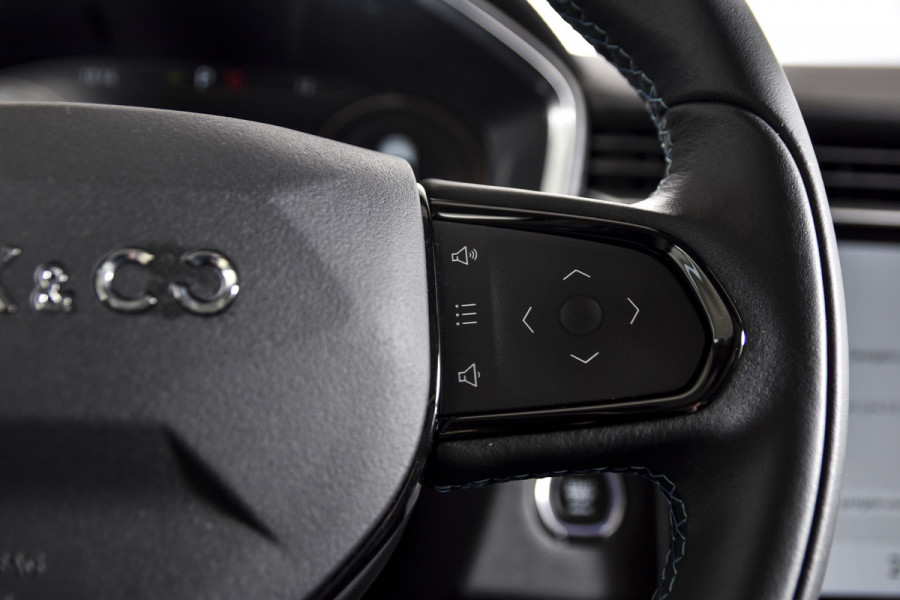 Lynk & Co 01 1.5 PHEV 261PK MY23 | Blackpakket | Donkere hemel | 360 Camera | 7.4 kWh boordlader | S/K-panodak | Adapt. Cruise | Memory | Elek. klep | LM 20" | 5475