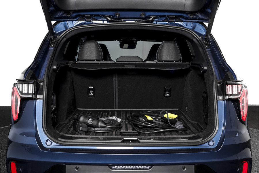 Lynk & Co 01 1.5 PHEV 261PK MY23 | Blackpakket | Donkere hemel | 360 Camera | 7.4 kWh boordlader | S/K-panodak | Adapt. Cruise | Memory | Elek. klep | LM 20" | 5475