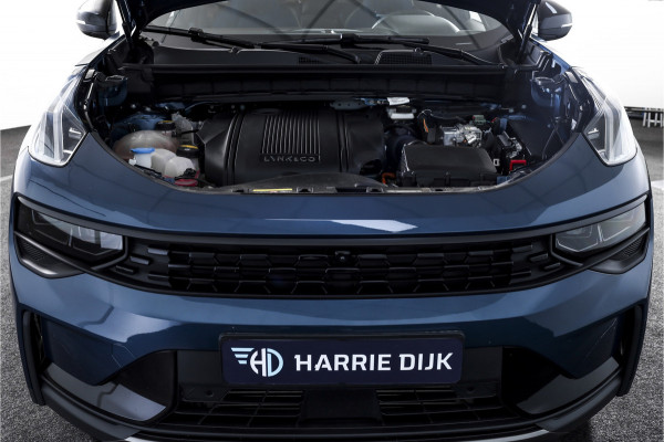 Lynk & Co 01 1.5 PHEV 261PK MY23 | Blackpakket | Donkere hemel | 360 Camera | 7.4 kWh boordlader | S/K-panodak | Adapt. Cruise | Memory | Elek. klep | LM 20" | 5475
