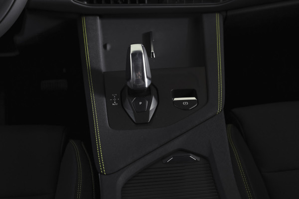 Lynk & Co 01 1.5 PHEV Core | Dig. Cockpit | Adapt. Cruise | Stoelverw. | PDC | Camera | NAV + App. Connect | ECC | DAB | LM 19" | 4855