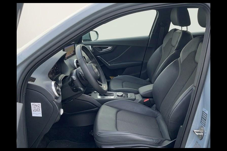 Audi Q2 35 TFSI S Edition 150pk | Virtuel Cockpit |  Navigatiesysteem full map | Cruise control adaptief | Apple Carplay/Android Auto | S-line interieur  lederen/stof bekleding | Matrix LED koplampen |