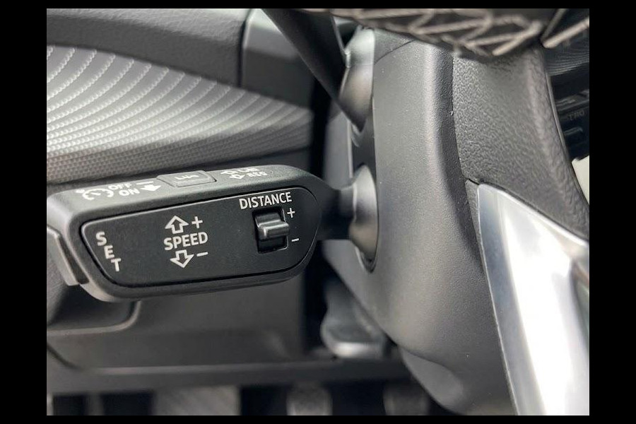 Audi Q2 35 TFSI S Edition 150pk | Virtuel Cockpit |  Navigatiesysteem full map | Cruise control adaptief | Apple Carplay/Android Auto | S-line interieur  lederen/stof bekleding | Matrix LED koplampen |