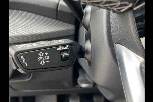 Audi Q2 35 TFSI S Edition 150pk | Virtuel Cockpit |  Navigatiesysteem full map | Cruise control adaptief | Apple Carplay/Android Auto | S-line interieur  lederen/stof bekleding | Matrix LED koplampen |