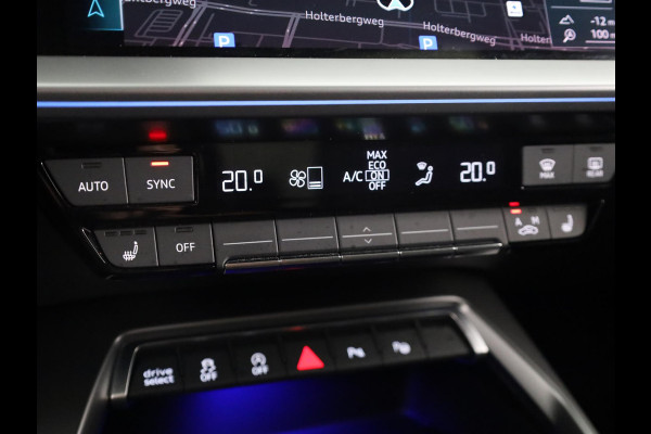 Audi A3 Limousine 30 TFSI S edition 110pk | Panoramadak | Verwarmbare voorstoelen | S-line interieur | 18 inch lichtmetalen velgen | Parkeercamera | B&O Audio