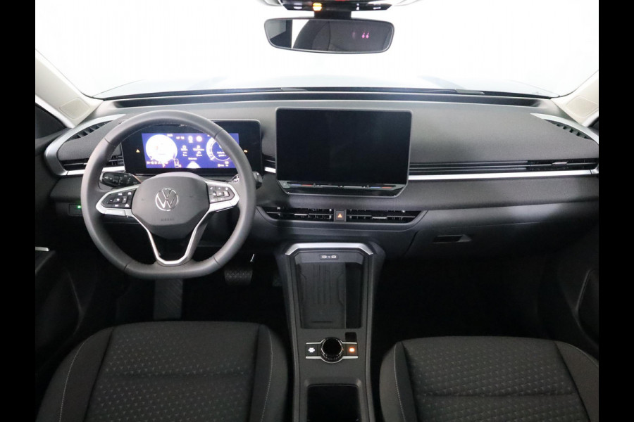 Volkswagen T-Roc Limited Edition 1.5 eTSI 85 kW / 116 PK SUV 7 vers Achteruitrijcamera | Stoelverwarming | Carplay
